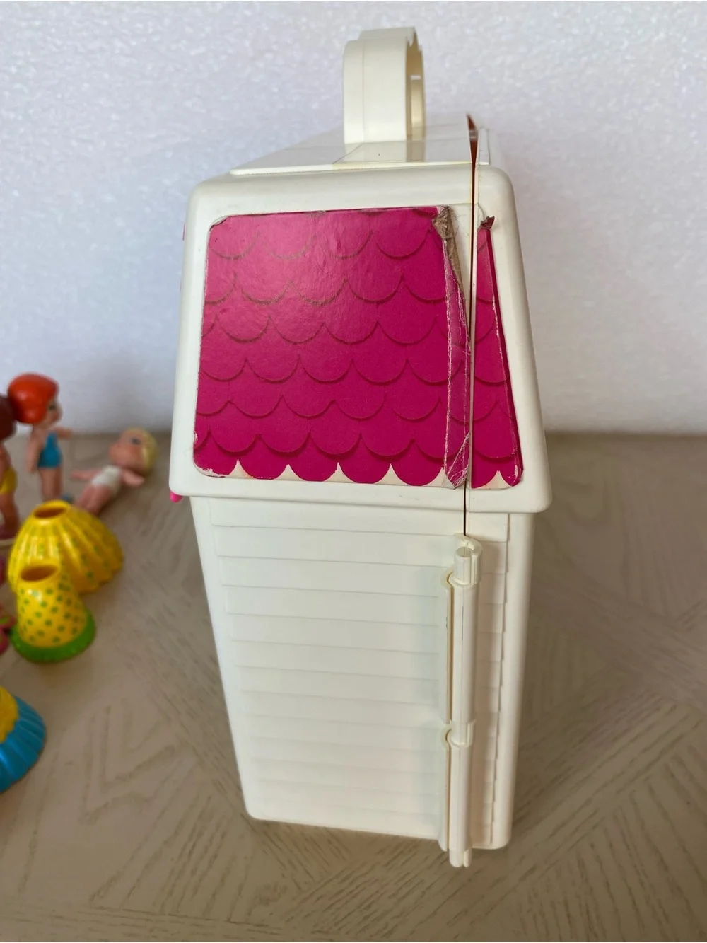 Vintage 1983 Schaper Lil' Me Boutique Carrying Case with 4 Dolls, Clothes, Hats